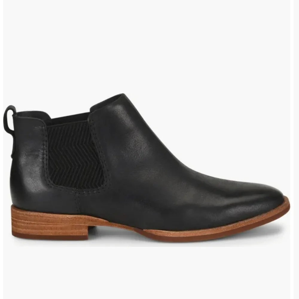 LIKE NEW Kork-Ease Kama Leather Chelsea Boot, Black, Women's Size 8.5,‎ Rocker
